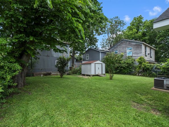 6928 Canal Street, Houston TX 77011