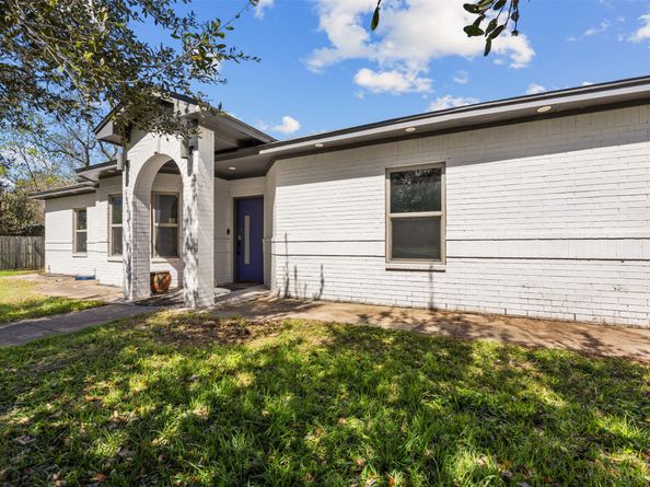 4425 Fuqua Street, Houston TX 77048