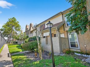 724 Country Place Drive E, Houston TX 77079