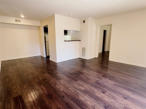 8100 Creekbend Drive 157, Houston TX 77071