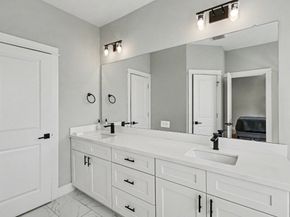 825 Woodcrest Drive, Houston TX 77018