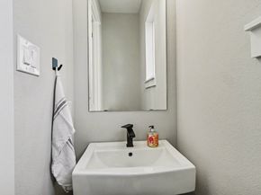 825 Woodcrest Drive, Houston TX 77018