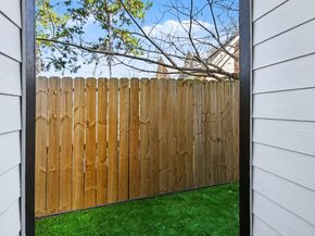 825 Woodcrest Drive, Houston TX 77018