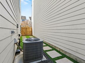 825 Woodcrest Drive, Houston TX 77018