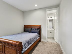 825 Woodcrest Drive, Houston TX 77018