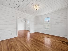1812 Kane Street, Houston TX 77007