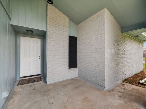 635 Coolwood Drive, Houston TX 77013