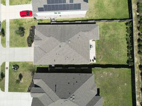 19043 Pinewood Grove Trail, New Caney TX 77357