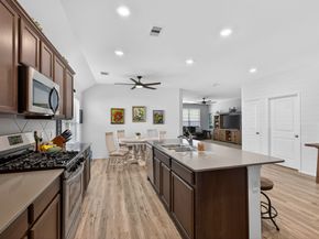 19043 Pinewood Grove Trail, New Caney TX 77357