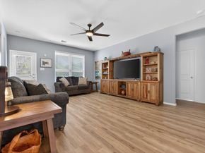 19043 Pinewood Grove Trail, New Caney TX 77357