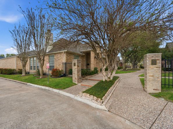 2939 Rosefield Drive, Houston TX 77080