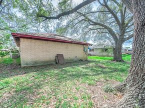 5011 Brisbane Drive, Houston TX 77048