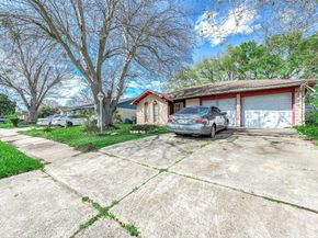5011 Brisbane Drive, Houston TX 77048