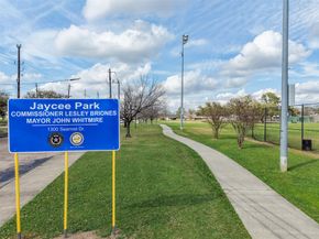 6603 Grovewood Lane, Houston TX 77008