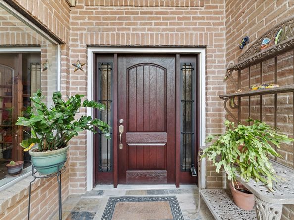 10121 Valley Forge Drive, Houston TX 77042