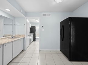 8405 Wilcrest Drive 2211, Houston TX 77072