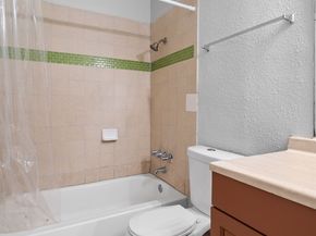 8405 Wilcrest Drive 2211, Houston TX 77072