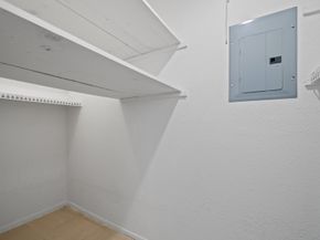 8405 Wilcrest Drive 2211, Houston TX 77072