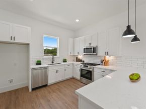 1207 Cavalcade Street B, Houston TX 77009