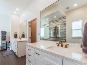 2124 Banks Street, Houston TX 77098