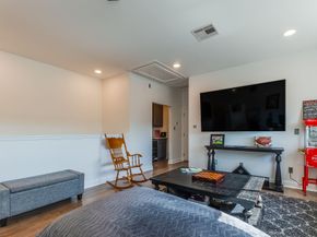 2124 Banks Street, Houston TX 77098