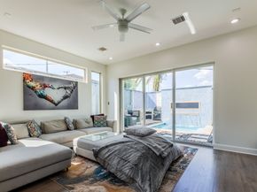 2124 Banks Street, Houston TX 77098