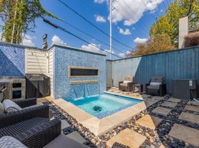 2124 Banks Street, Houston TX 77098