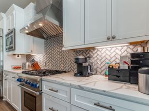 2124 Banks Street, Houston TX 77098