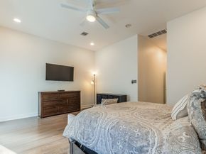 2124 Banks Street, Houston TX 77098