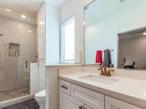 2124 Banks Street, Houston TX 77098