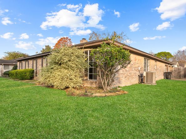 9302 Claridge Drive, Houston TX 77031