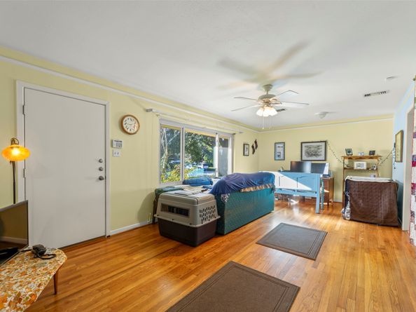 6834 Leader Street, Houston TX 77074