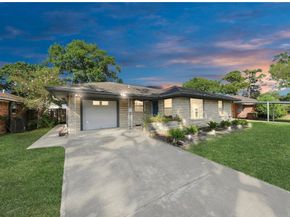 1226 Stonecrest, Houston TX 77018