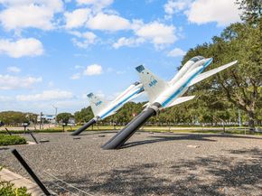 15916 Seahorse Drive, Houston TX 77062