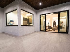 207 W 33rd Street, Houston TX 77018