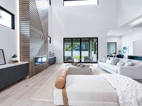 207 W 33rd Street, Houston TX 77018