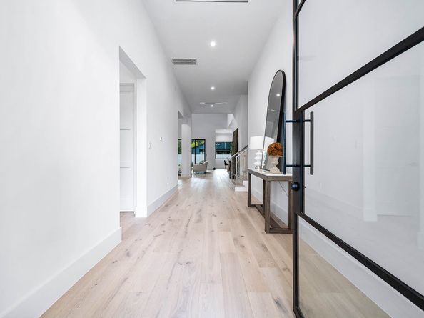 207 W 33rd Street, Houston TX 77018