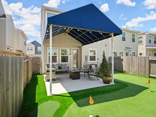 9904 Smokehouse Silo Lane, Houston TX 77080