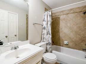 7007 Plum Creek Trail Lane, Houston TX 77087