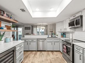 5005 Georgi Lane 64, Houston TX 77092