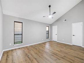 13852 Hollowgreen Drive 303/5, Houston TX 77082