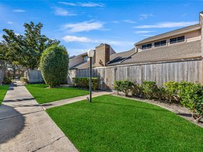 13852 Hollowgreen Drive 303/5, Houston TX 77082