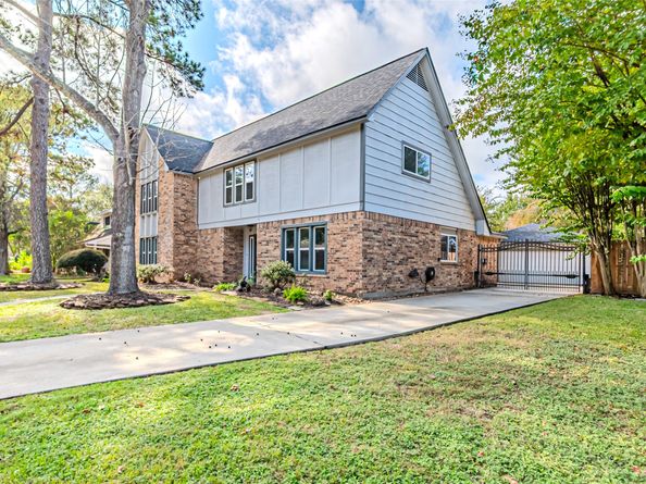 8211 Riverglade Drive, Houston TX 77095