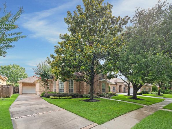 13627 Ashley Run, Houston TX 77077