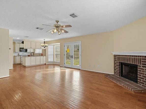 1102 Mabry Mill Road, Houston TX 77062