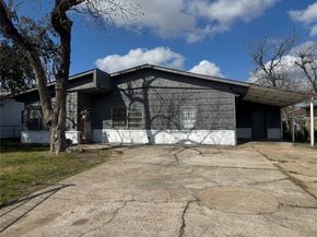 9113 Oak Knoll Lane, Houston TX 77078