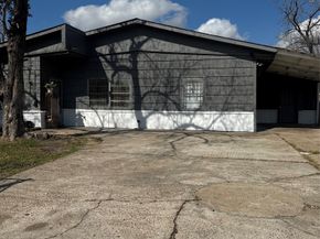 9113 Oak Knoll Lane, Houston TX 77078