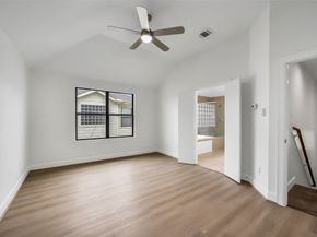 650 Westcross Street 70, Houston TX 77018