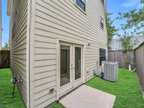 650 Westcross Street 70, Houston TX 77018