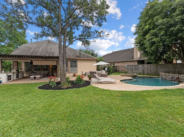 35 Nagshead Place, Spring TX 77389